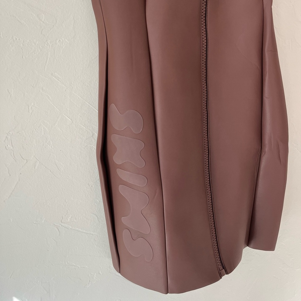 🤎SKIMS RUBBERIZED SCUBA SWIM MOCK NECK DRESS COVERUP COCOA XS - Picture 6 of 7